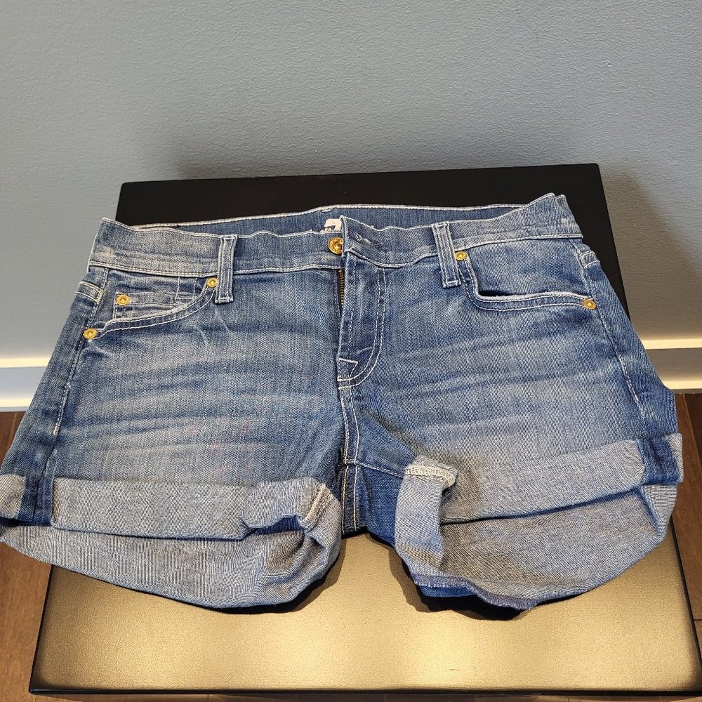 Seven roll-up women's denim shorts